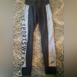 Nike leggings women’s size medium  black/gray